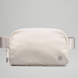 NWT Everywhere Belt Bag White Opal